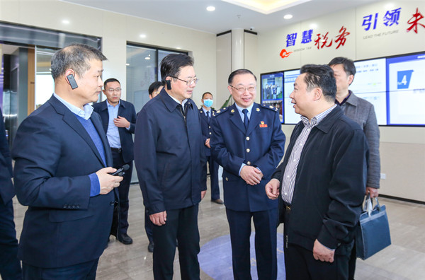 经开区:市局党委书记,局长钟武斌一行至开发区局调研指导