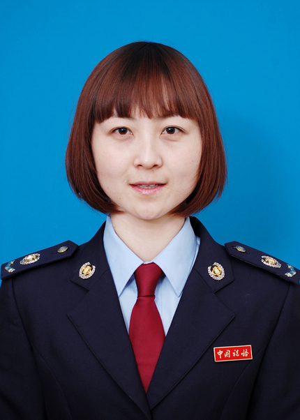 韩莹.jpg 韩莹.jpg