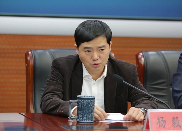 在记者提问环节,杨毅副秘书长介绍了全市复工复产情况,从落实政策